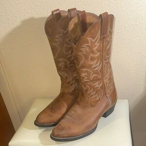 Ariat boots. Size 9W